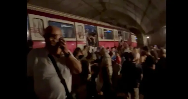 SON DAKİKA | Metro raydan çıktı! Kadıköy-Sabiha Gökçen Havalimanı Hattı’nda metro kazası