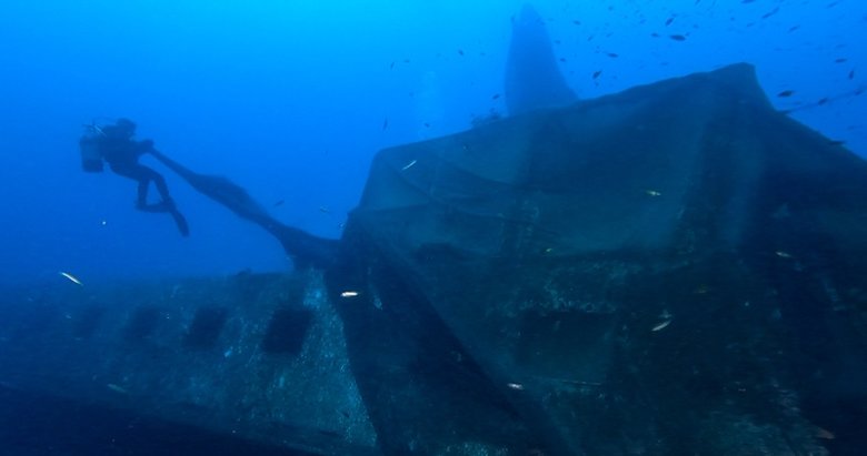 Dev hayalet ağ İzmir’de dalış turizmi için batırılan vapuru kapladı