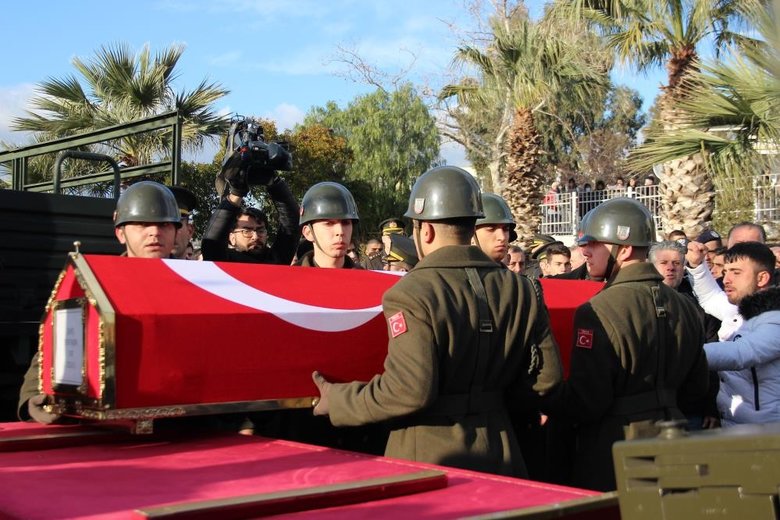 Depremde şehit olan İzmirli askere hüzünlü veda