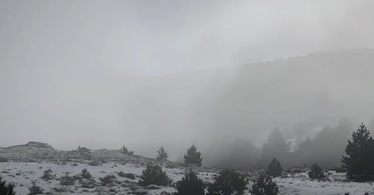 Balıkesir'de Kazdağları'na kar yağdı!