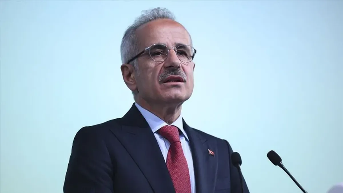 Bakan Uraloğlu'ndan Ebeveynlere Yaz Tatilinde Çocukların İnternet Kullanımını İzleme Tavsiyesi