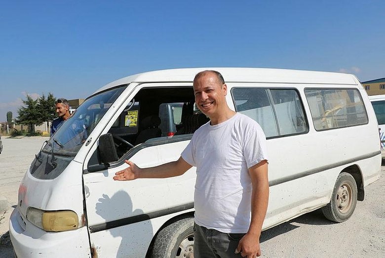 Çalınan minibüsünü arkadaşının dikkati sayesinde buldu