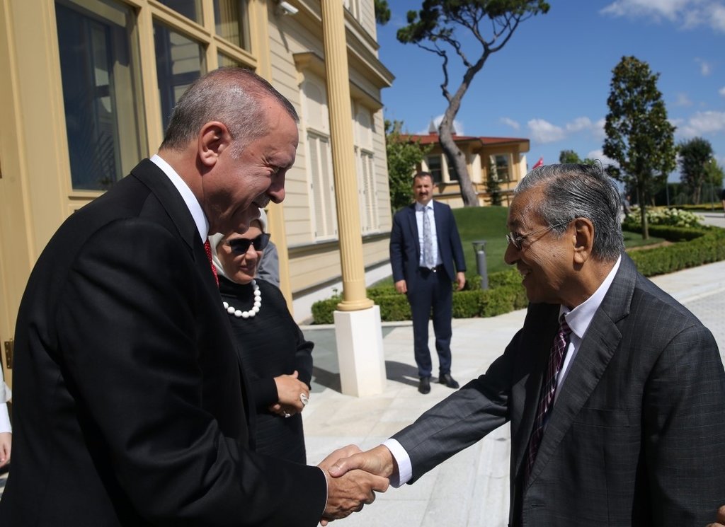 Vahdettin Köşkü’nde dikkat çeken anlar! Başkan Erdoğan, Mahathir ile kahvaltıda buluştu