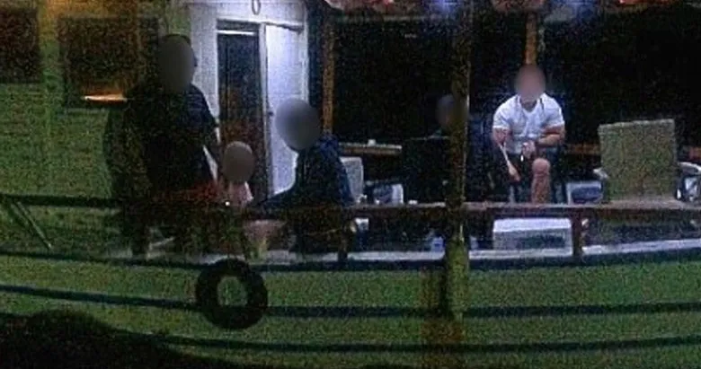 İzmir’de korku dolu anlar! Sürüklenen balıkçı teknesinden...