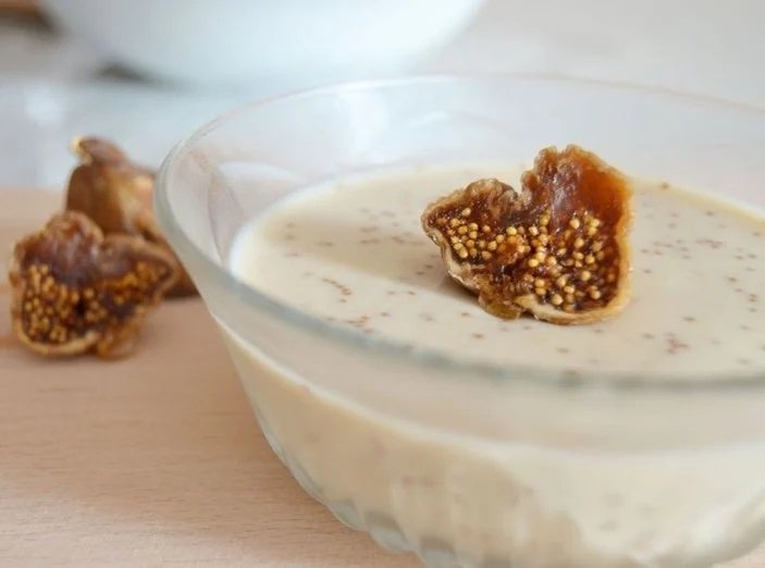 Kaynayan sütün içine atın! O kadar faydalı ki...