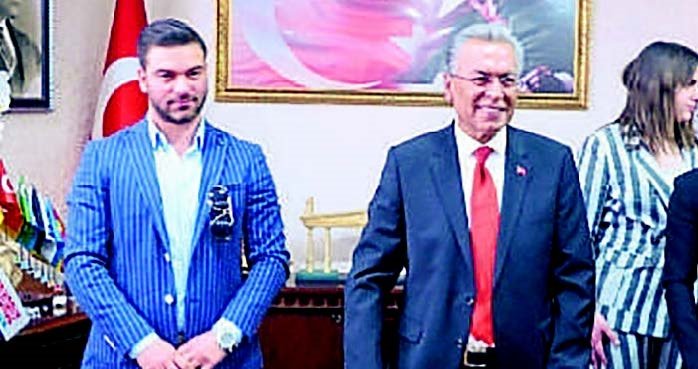 Skandalcıbaşı Uygur!