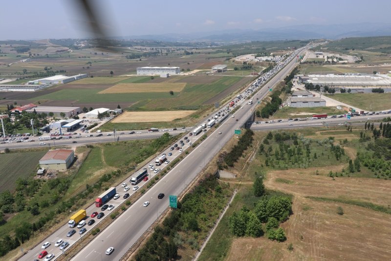Istanbul Bursa Izmir Otoyolu Nda Trafik Durma Noktasina Geldi