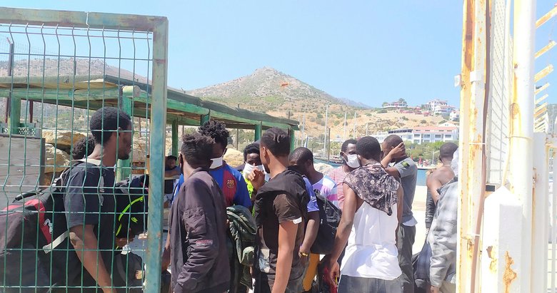 Muğla’da Türk kara sularına geri itilen 41 düzensiz göçmen kurtarıldı