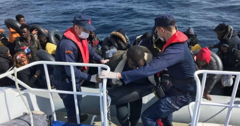 Muğla’da Türk kara sularına geri itilen 8 sığınmacı kurtarıldı