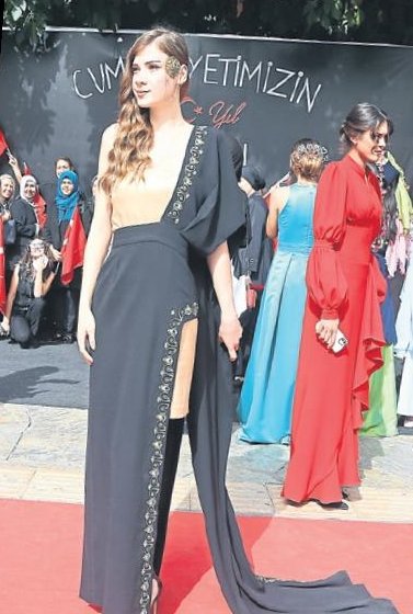 Sınırsızlık Meydanı’nda Cumhuriyet defilesi