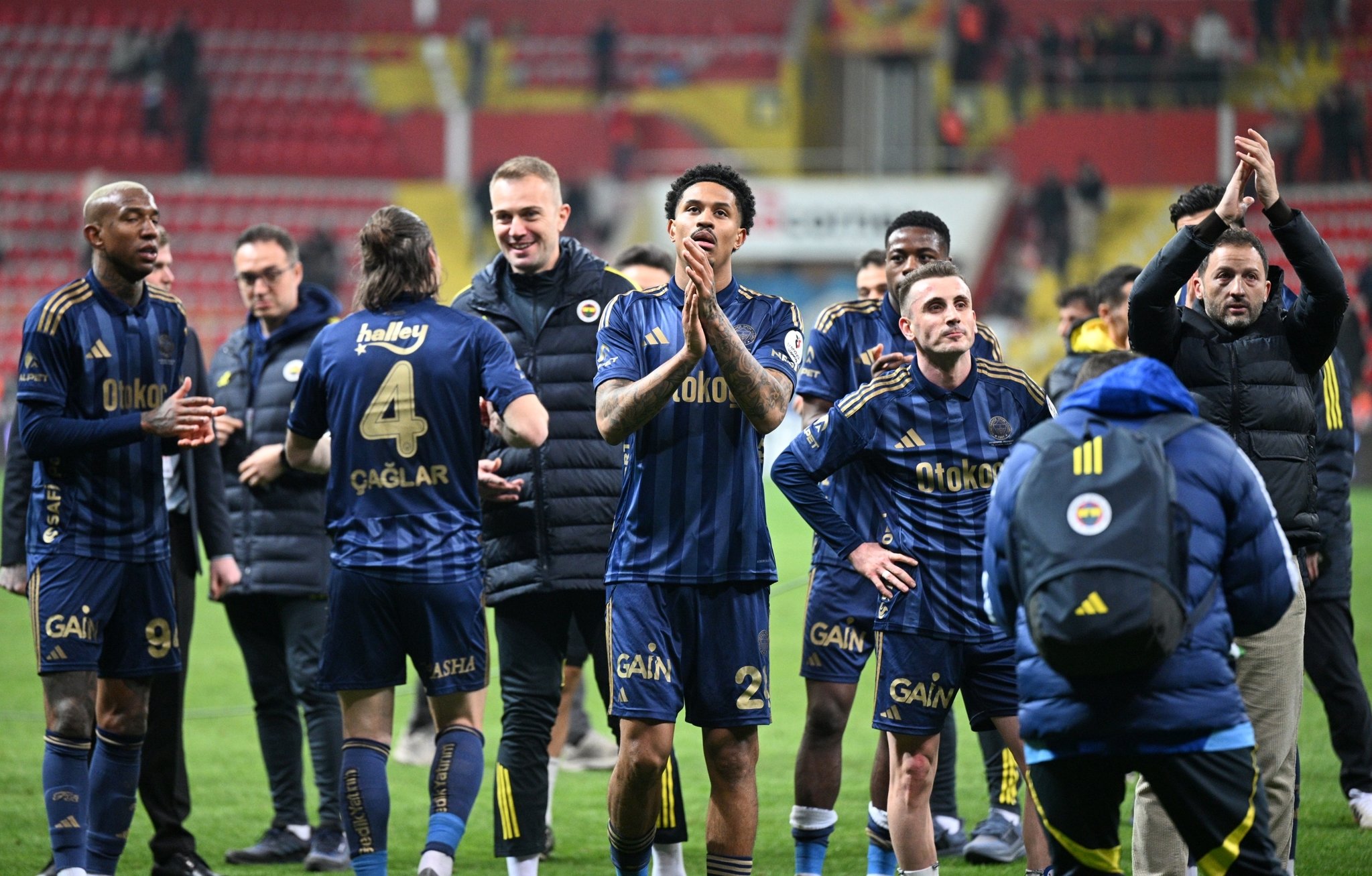 Fener gurbette bir başka