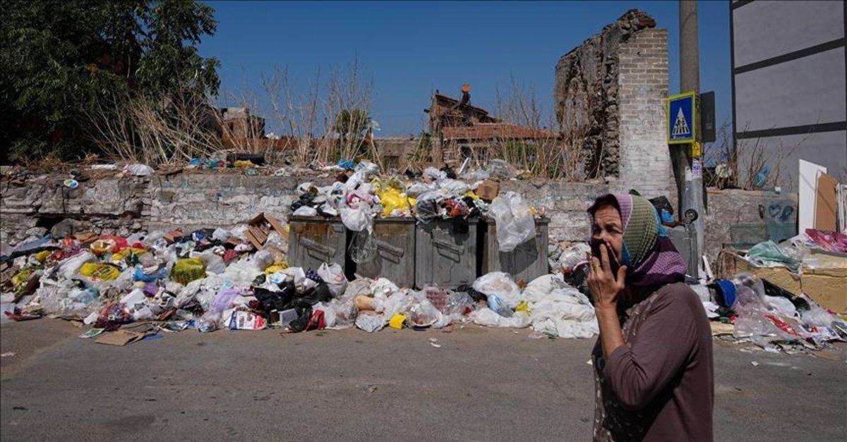 İzmir çöp Bienali