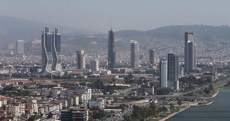 Gökdelenlerin arasındaki virane Çınarlı Mahallesi