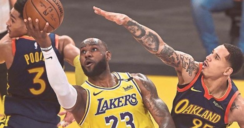 NBA’de Lakers’ı LeBron uçurdu