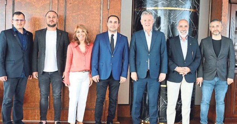 TSYD İzmir’den Özgener’e ziyaret