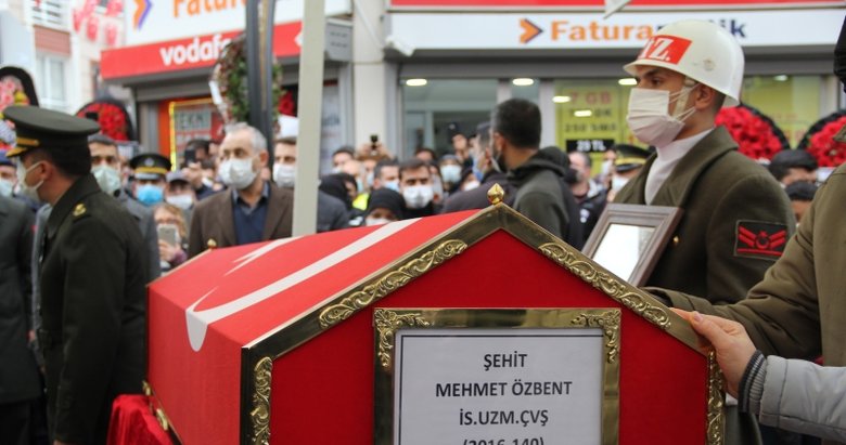 Şehit Uzman Çavuş Özbent İzmir’de son yolculuğuna uğurlandı
