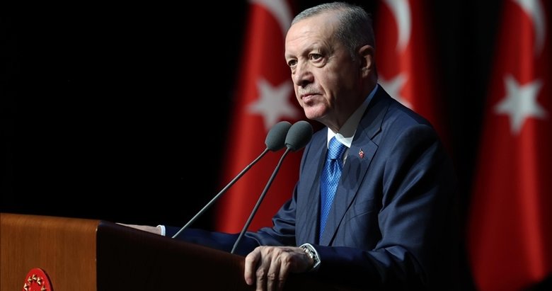 Başkan Erdoğan Ustalara Saygı Ödül Töreni Programı’nda konuştu: Etrafımızı saran bu ateş çemberinden güçlü bir irade ortaya koyarak çıkabiliriz