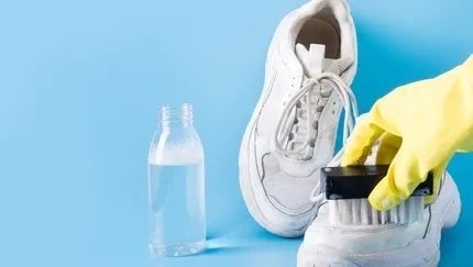 Hoş olmayan ayakkabı kokularına son! Ayakkabı kokusu nasıl giderilir?