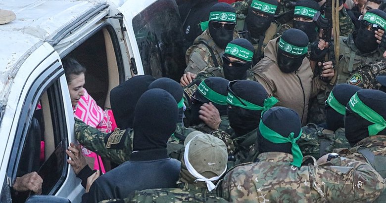 Esir takasında ilk perde! 3 kadın teslim edildi