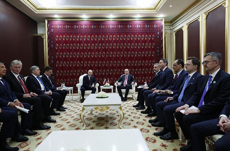 kremlinden-putin-erdogan-gorusmesi-hakkinda-aciklama-hassas-konular-gundemdeydi-1765723904210.jpeg