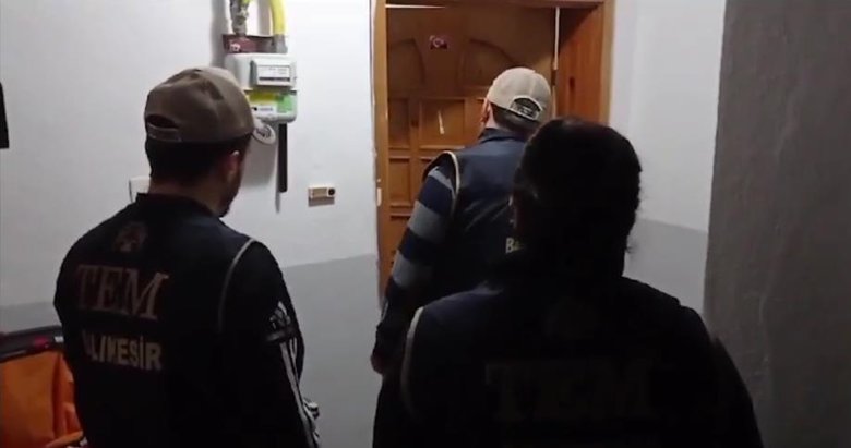 Balıkesir ve Çanakkale’de eş zamanlı şafak operasyonu: Terör propagandası yapan 4 kişi yakalandı
