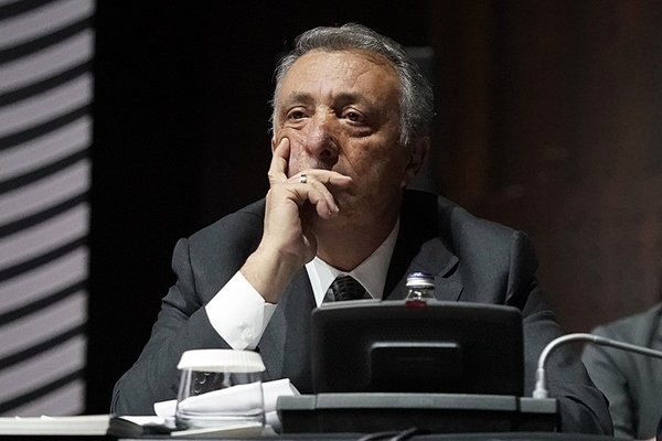 altay-taraftarindan-cebiye-mesaleli-karsilama-1780314065787.jpeg