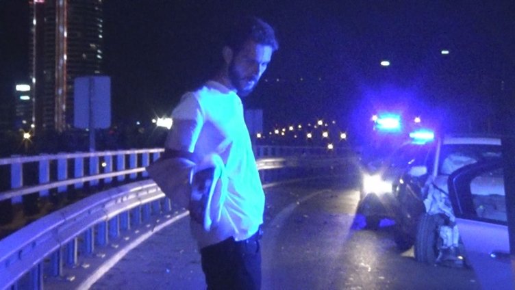 İzmir’de polisleri sürükleyerek kaçan alkollü sürücü dehşet saçtı