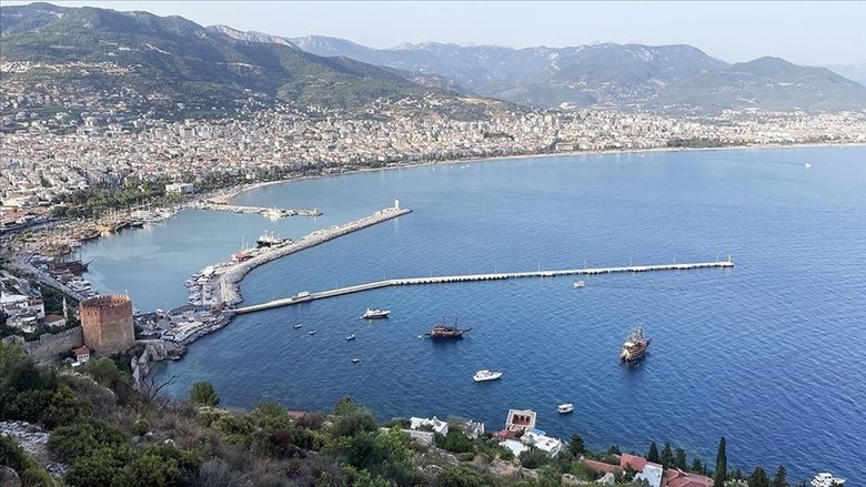 ruslarin-turkiyedeki-gozdesi-alanya-oldu-1781205912268.jpeg