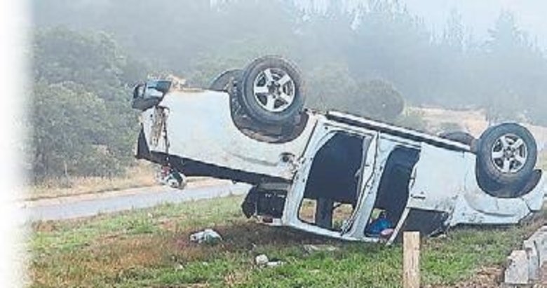 Yoldan çıkan kamyonet ters döndü: 2 yaralı