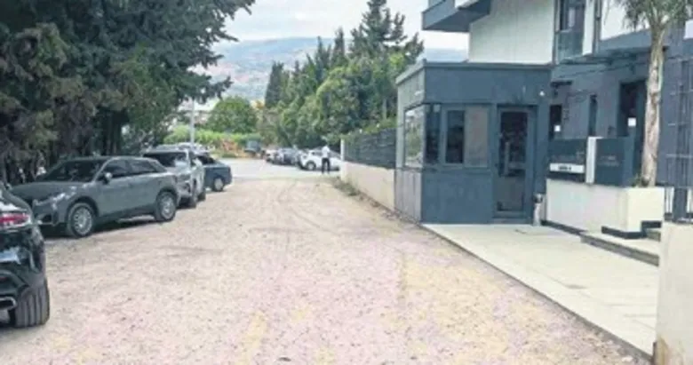 Lüks binaların arasında unutulan yol