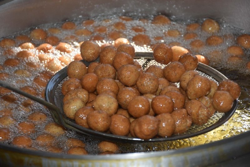 Izmir De Kahveli Ve Hashasli Lokmaya Talep Fazla Izmir Lokmasi Nasil Yapilir