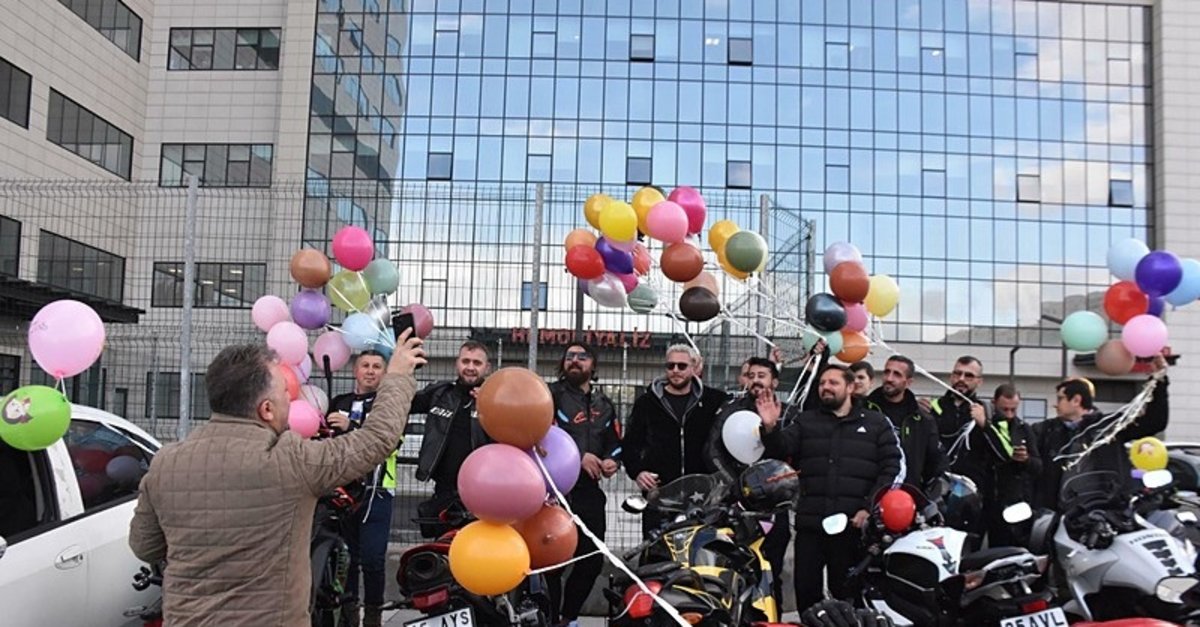 İzmir'de balonlar Beyza için gökyüzüne uçtu