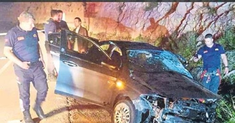 Dünürler aynı araçta can verdi