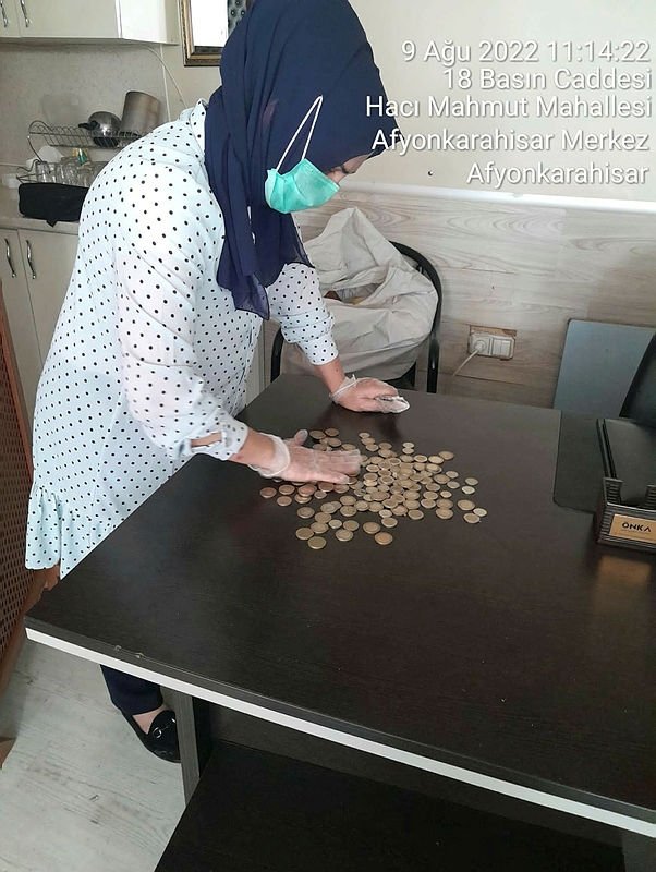 Dilenci kadının üzerinden adeta bir servet çıktı