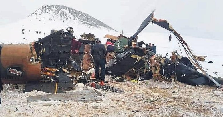Askeri helikopter düştü: 11 şehit