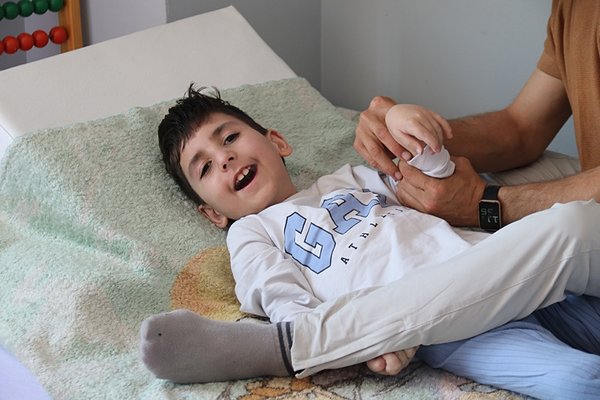 Küçük bir ısırık büyük bir acı