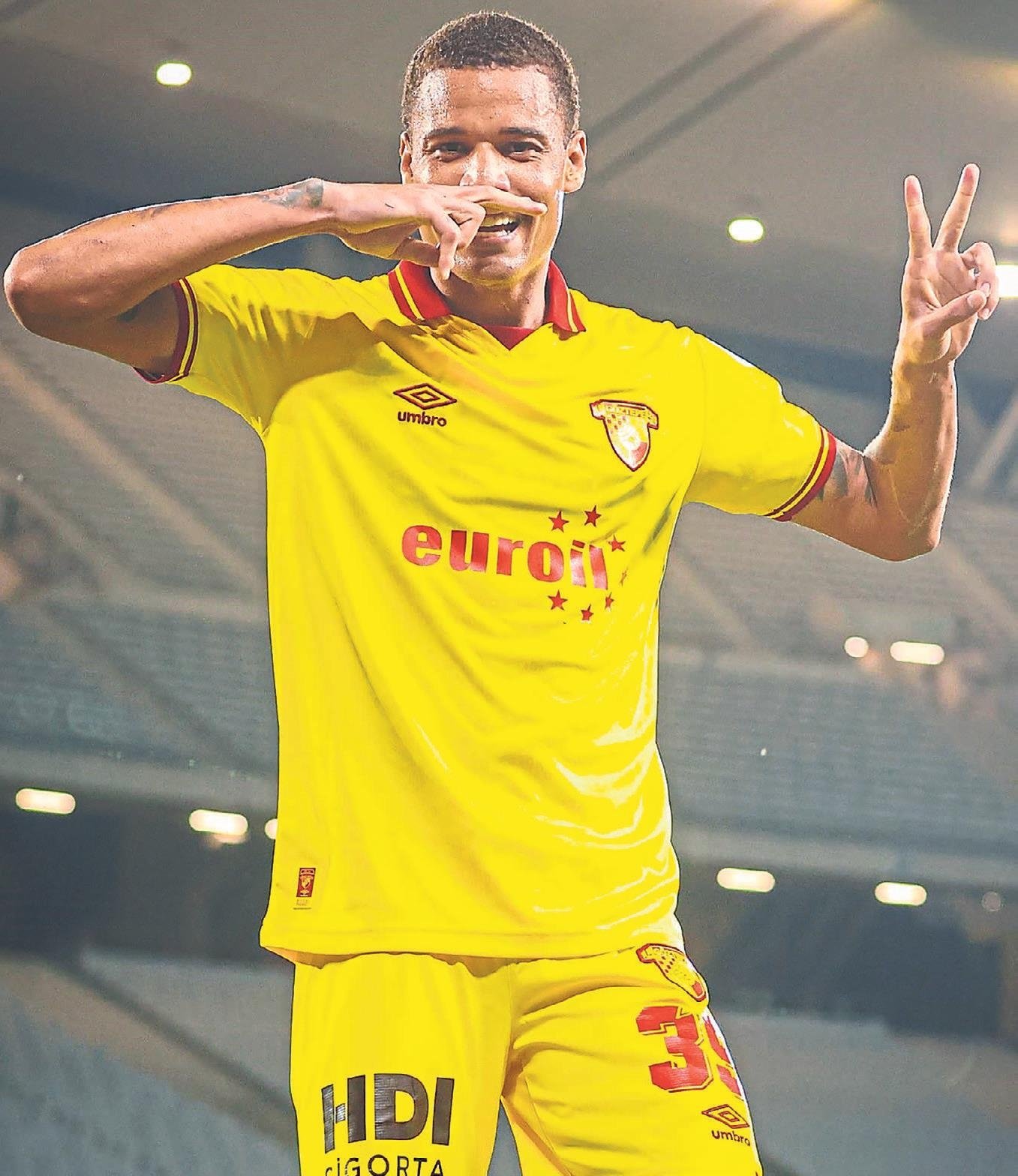 Göztepe’de 9 geldi 17 gitti