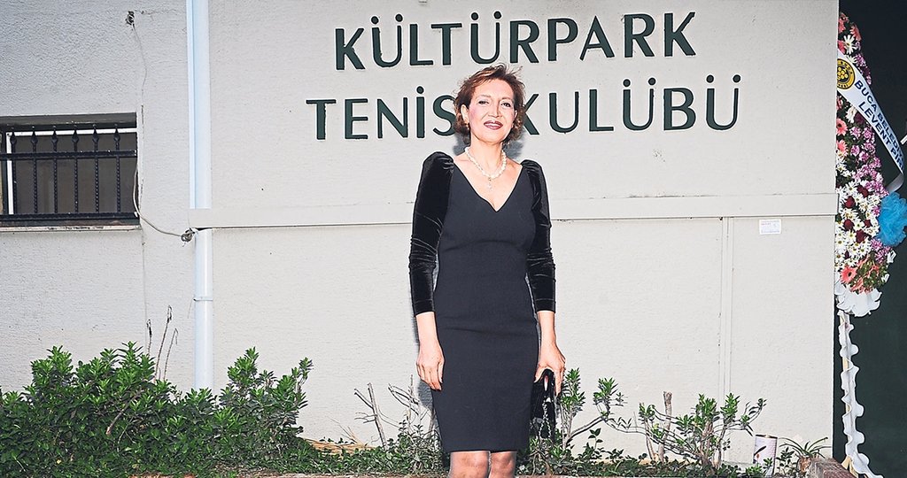 Kültürpark Tenis’ten başarılı kadınlara ödül