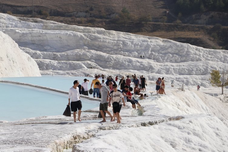 Beyaz cennet Pamukkale’de ara tatil bereketi! Doluluk yüzde 100’e ulaştı
