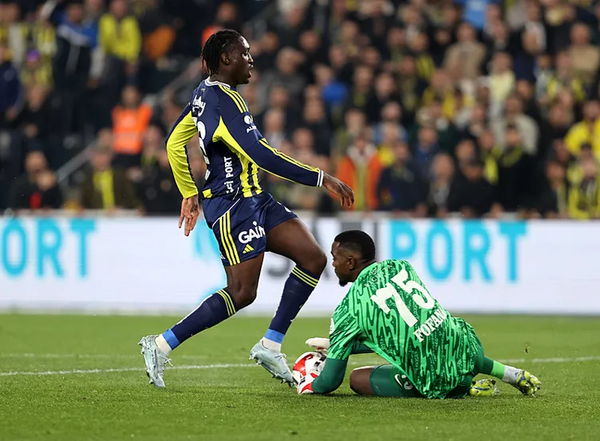 dev-bedelle-gelmisti-ustu-cizildi-fenerbahcede-o-oyuncu-veda-ediyor-1777969986103.png