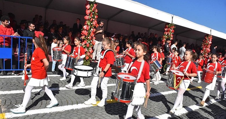 Cumhuriyet’in 102’nci yılı İzmir ve Ege’de coşkuyla kutlandı