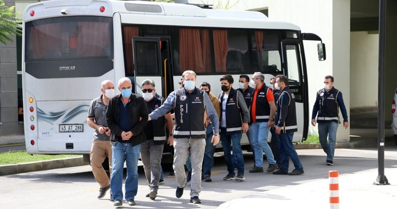 Manisa’da FETÖ operasyonunda 16 eski polis gözaltına alındı