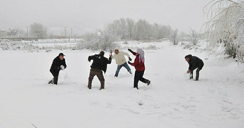 Manisa’nın iki ilçesinde eğitime kar engeli