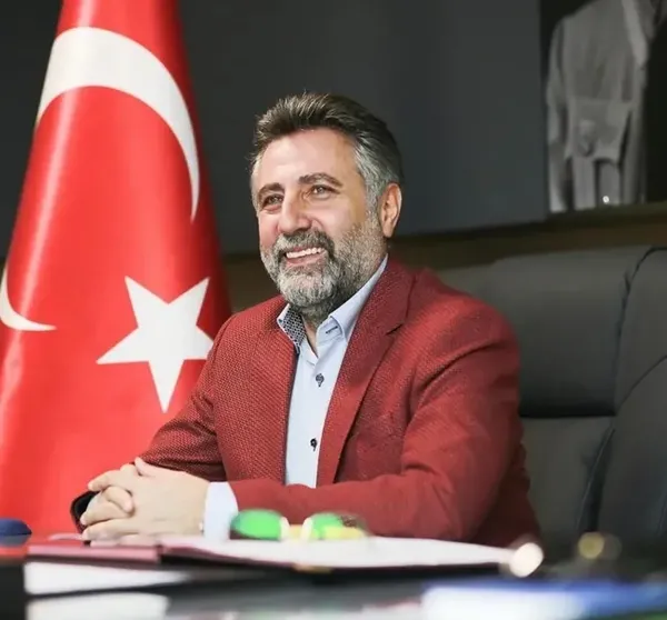 son-dakika-izmir-bayrakli-belediyesine-operasyon-45-supheli-gozaltinda-aralarinda-eski-belediye-baskani-serdar-1791270423932.png