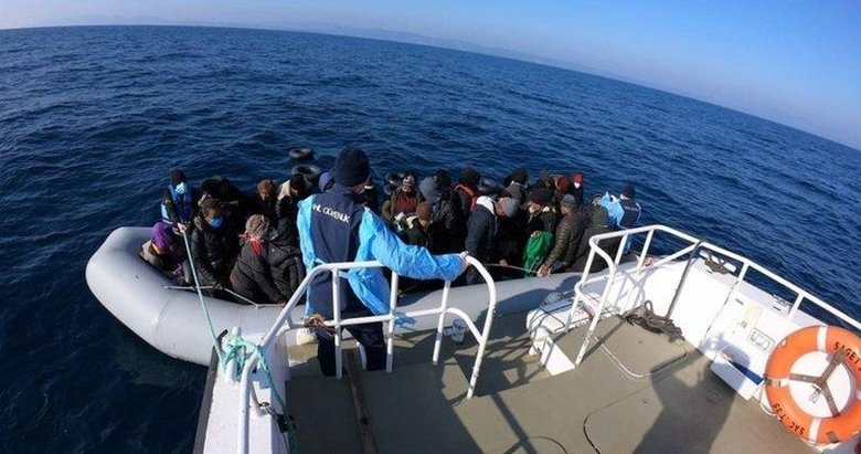 Yunanistan tarafından Türk kara sularına geri itilen 231 düzensiz göçmen kurtarıldı