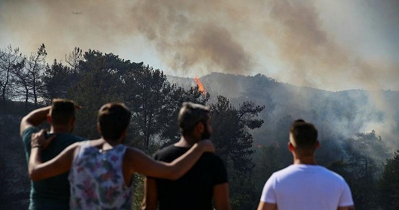 Menderes’te yangın dehşeti: ’Tam evimiz yanacaktı uçaklar geldi’