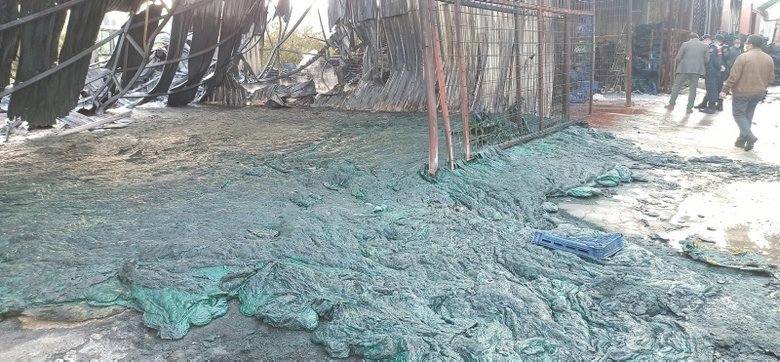 Menemen’de sebze meyve halinde korkutan yangın