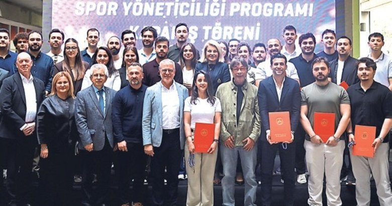Spor Yöneticiligi mezunlarını verdi