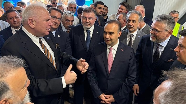 bakan-kacir-izmirden-mujdeyi-verdi-yuzde-50-vergi-indirimi-ve-milyonlarca-liralik-kredi-destegi-1780404328645.jpeg