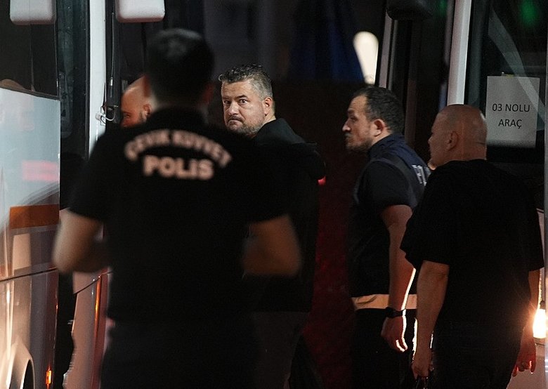 Buca Belediye Başkanı Görkem Duman, görevden uzaklaştırıldı